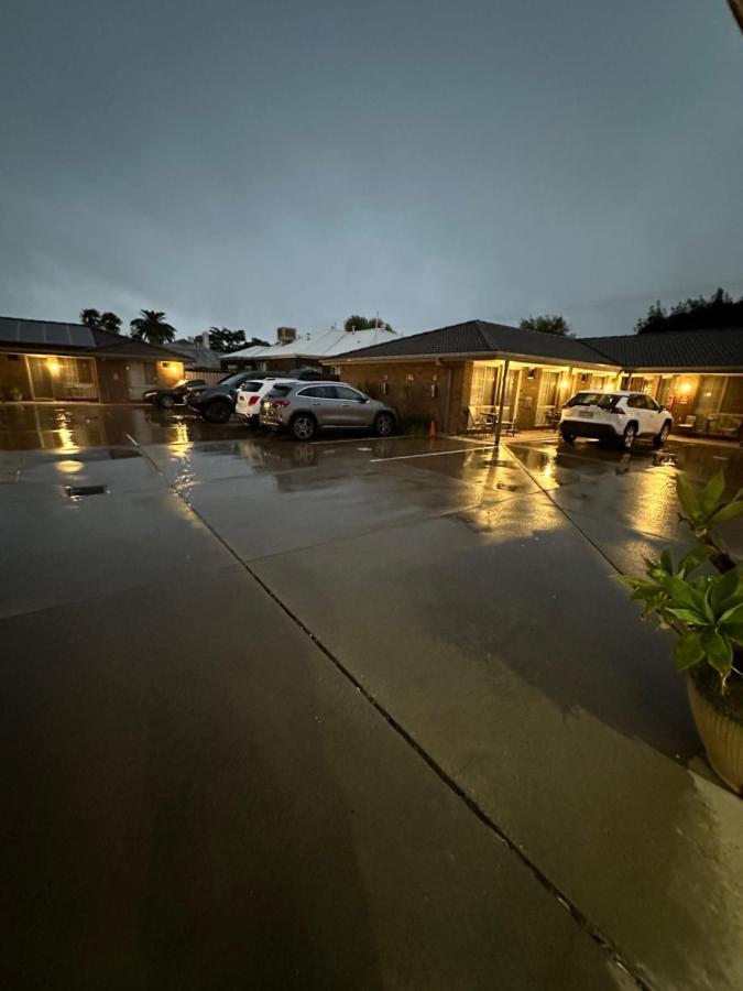 Pevensey Motor Lodge Эчука Экстерьер фото