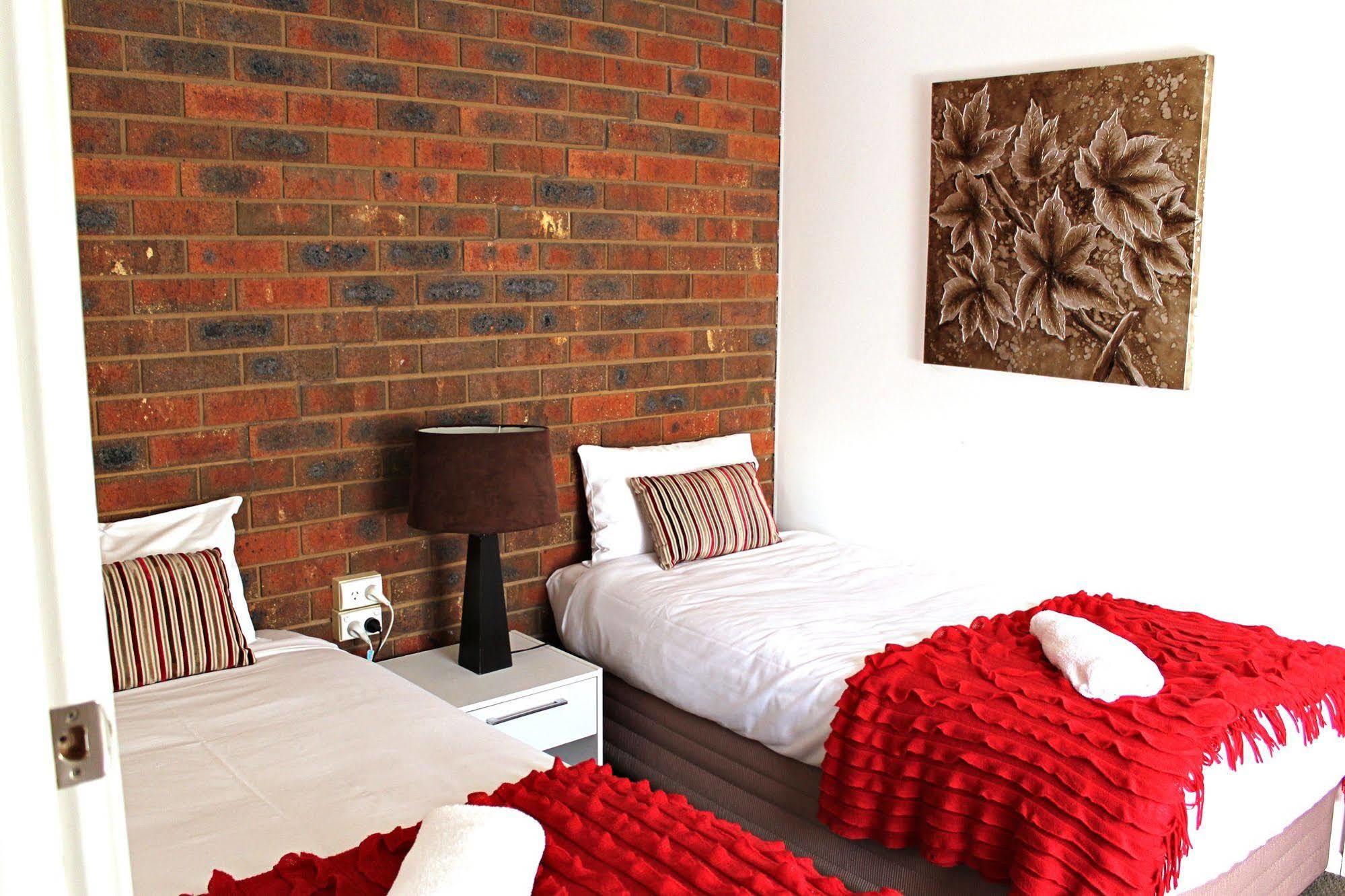 Pevensey Motor Lodge Эчука Экстерьер фото