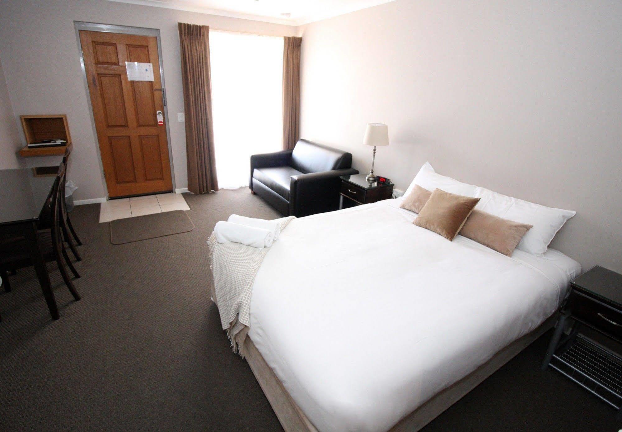 Pevensey Motor Lodge Эчука Экстерьер фото